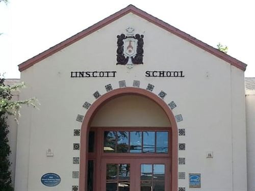 The front door of Linscott Charter School
